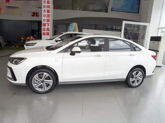Xe du lịch tự động BAIC EU5 AT 8 tốc độ cao Xe sedan phiên bản sang trọng