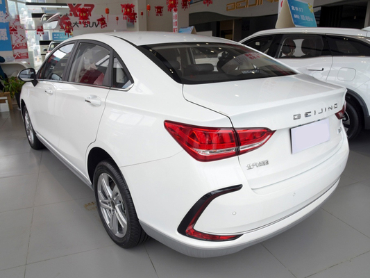 Xe du lịch tự động BAIC EU5 AT 8 tốc độ cao Xe sedan phiên bản sang trọng