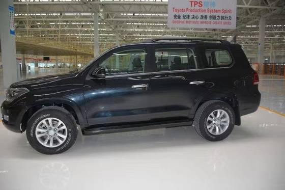 Trong kho SUV địa hình Công suất lớn Không gian rộng Ba màu sản xuất ô tô công nghệ động cơ tiên tiến