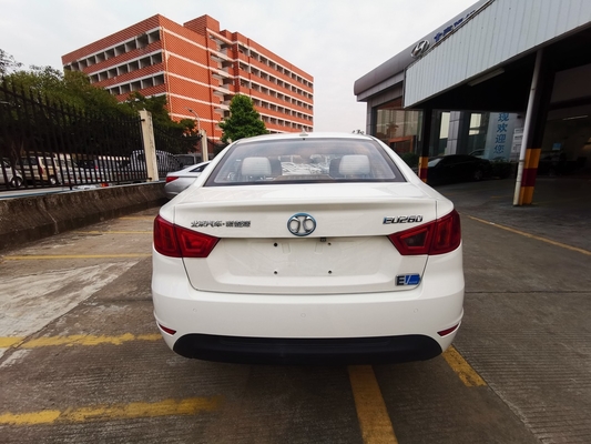 Xe ô tô sedan điện EU260 100kw 260NM