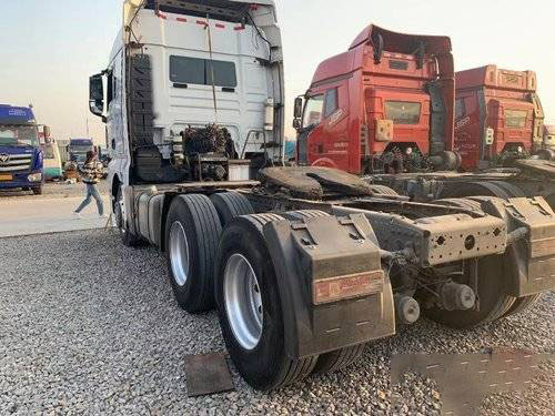Sinotruk Sitrak C7H Xe tải hạng nặng đã qua sử dụng 540HP Hộp số 6 * 4 MAN Động cơ ZF