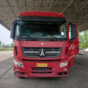Xe đầu kéo Beiben 500HP 2017 đã qua sử dụng 6X4 V3ET Euro 5