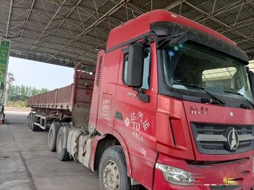 Xe đầu kéo Beiben 500HP 2017 đã qua sử dụng 6X4 V3ET Euro 5